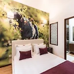Lounge Inn Guest House